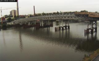 120401_869229597.jpg
