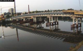 063001_896114100.jpg