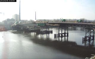 105401_920021002.jpg