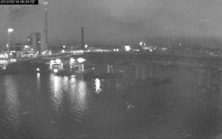 062402_032776339.jpg