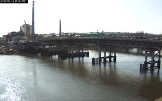 120401_986684807.jpg