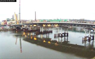 060301_221274439.jpg