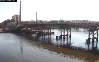 143701_905654330.jpg