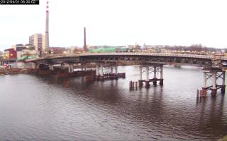 063002_021425788.jpg