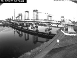 063001_714867574.jpg