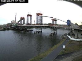 073001_764621250.jpg