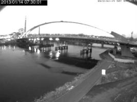 073001_560106366.jpg