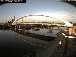 063001_889759417.jpg