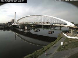084001_703355667.jpg