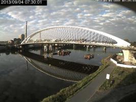 073001_937863368.jpg